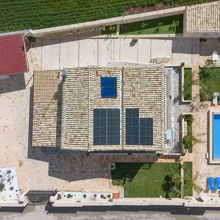 Arjana شقة Camemi